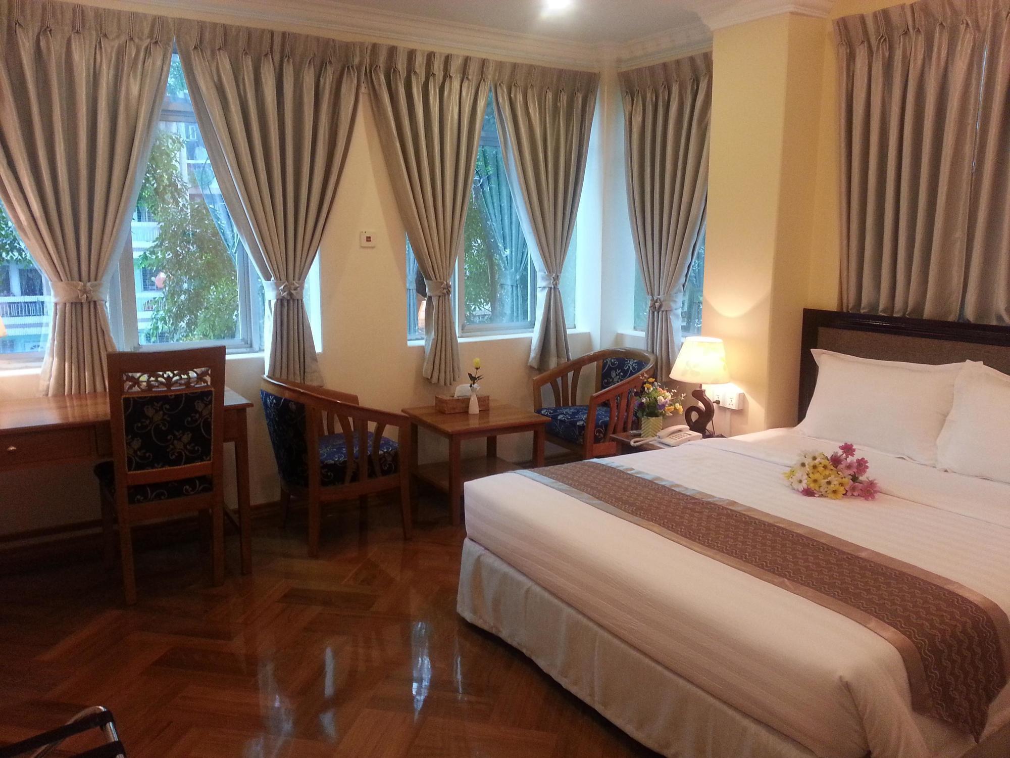 Grand Laurel Hotel Γιανγκόν Εξωτερικό φωτογραφία