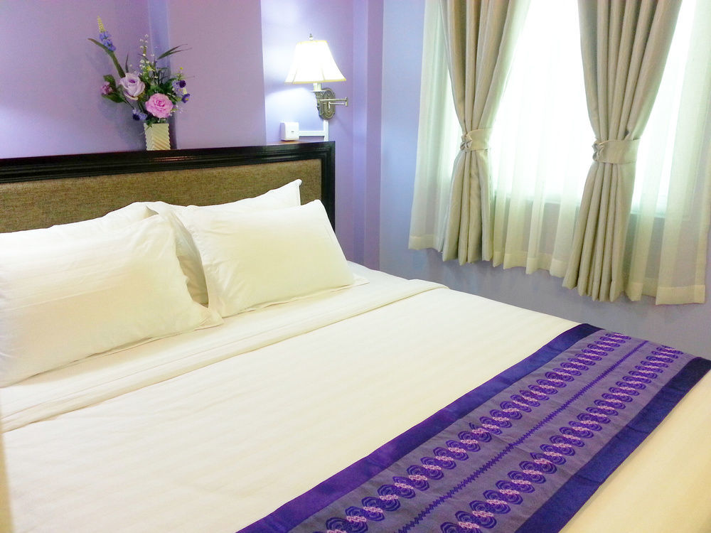 Grand Laurel Hotel Γιανγκόν Εξωτερικό φωτογραφία