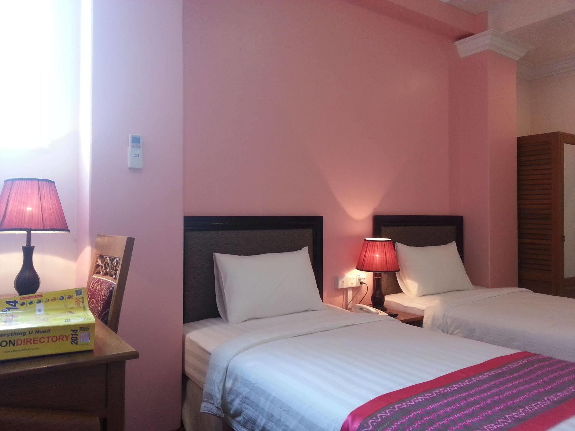 Grand Laurel Hotel Γιανγκόν Εξωτερικό φωτογραφία
