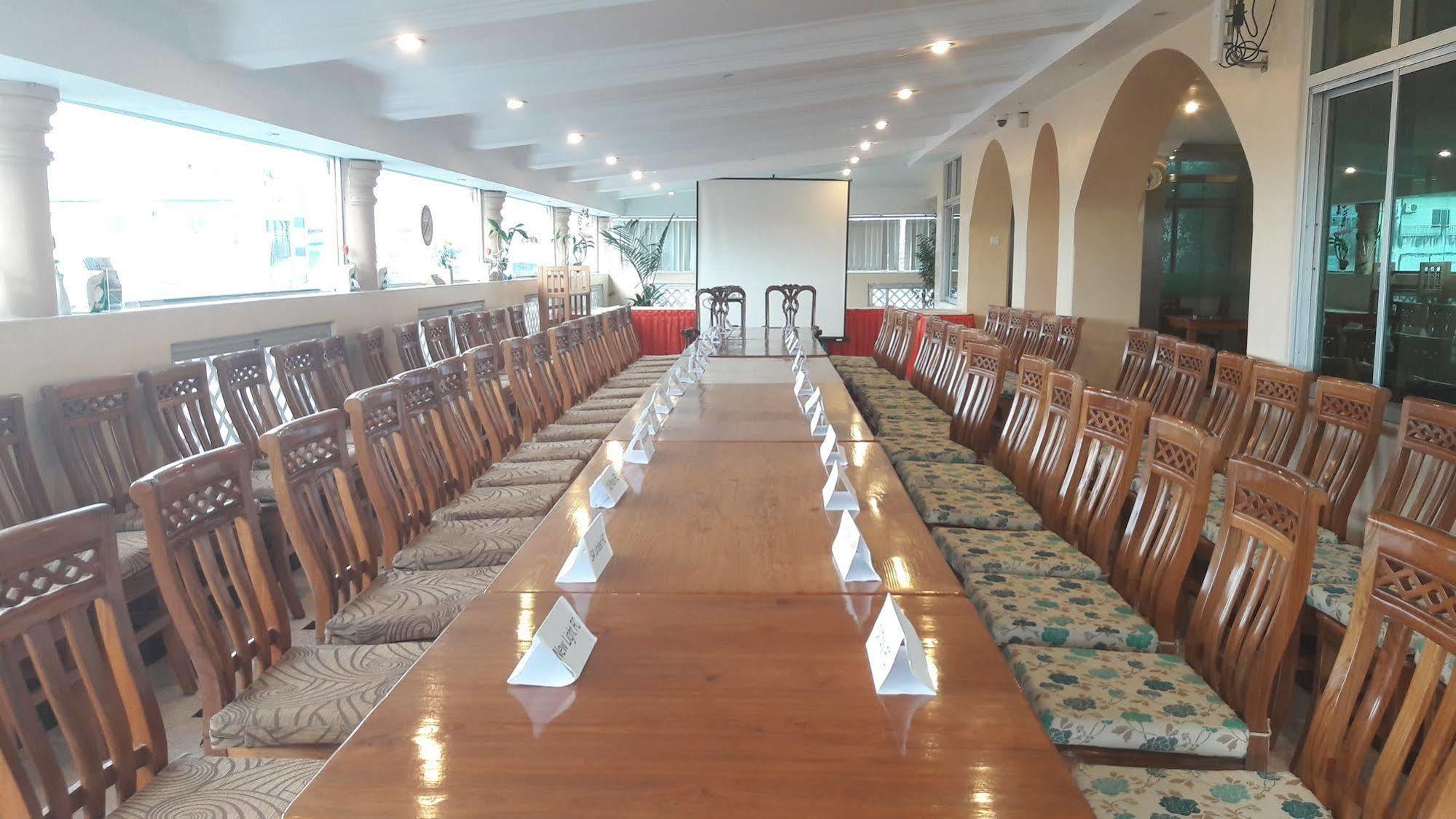 Grand Laurel Hotel Γιανγκόν Εξωτερικό φωτογραφία