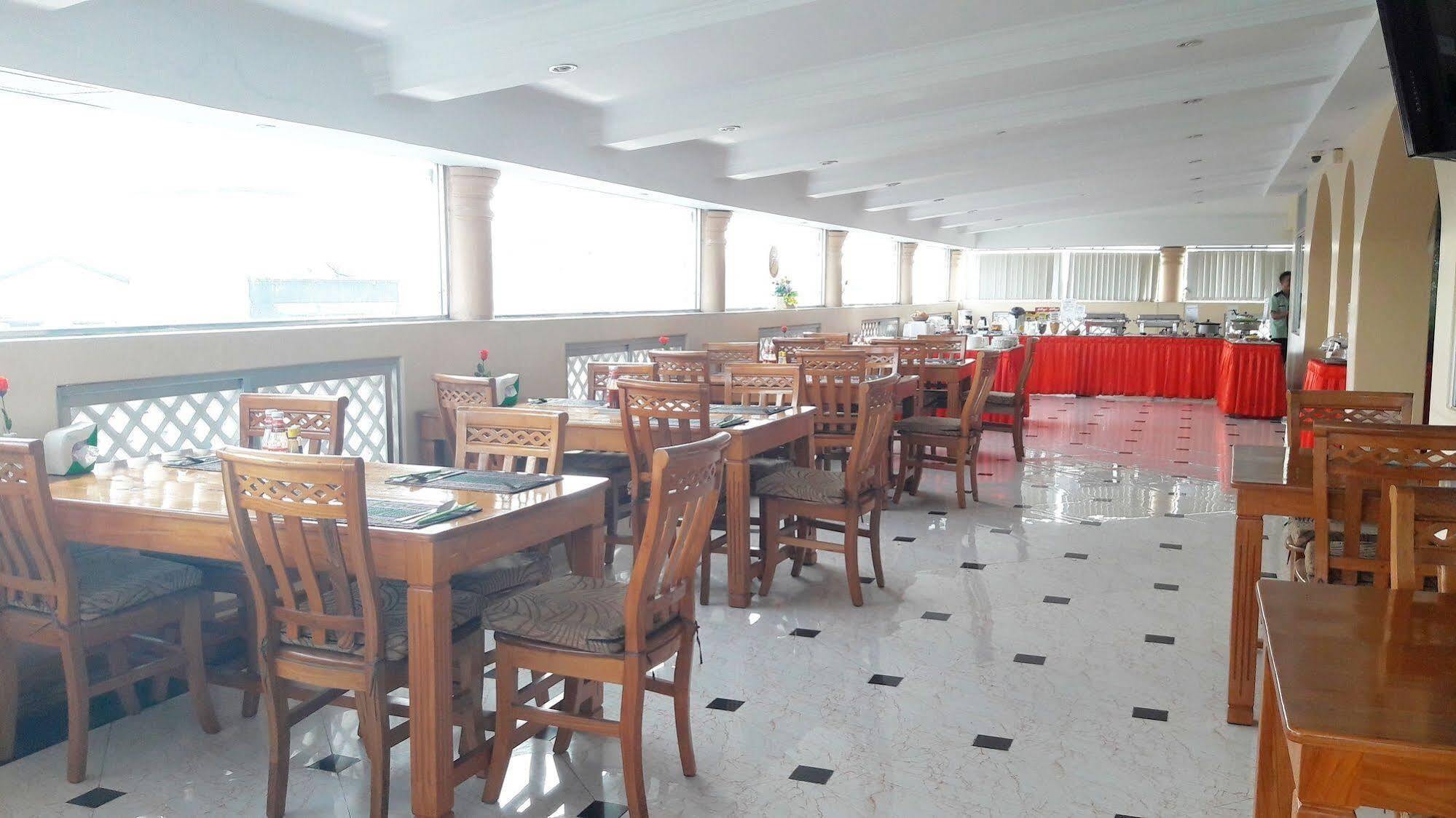 Grand Laurel Hotel Γιανγκόν Εξωτερικό φωτογραφία
